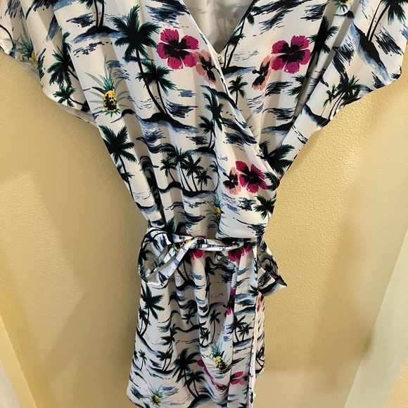 Hawaiian dress - Picture 4 of 4